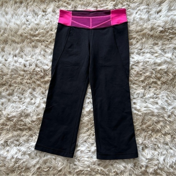LULULEMON Gather & Crow Crop Black / Quilt Pink & Purple - Picture 3 of 9